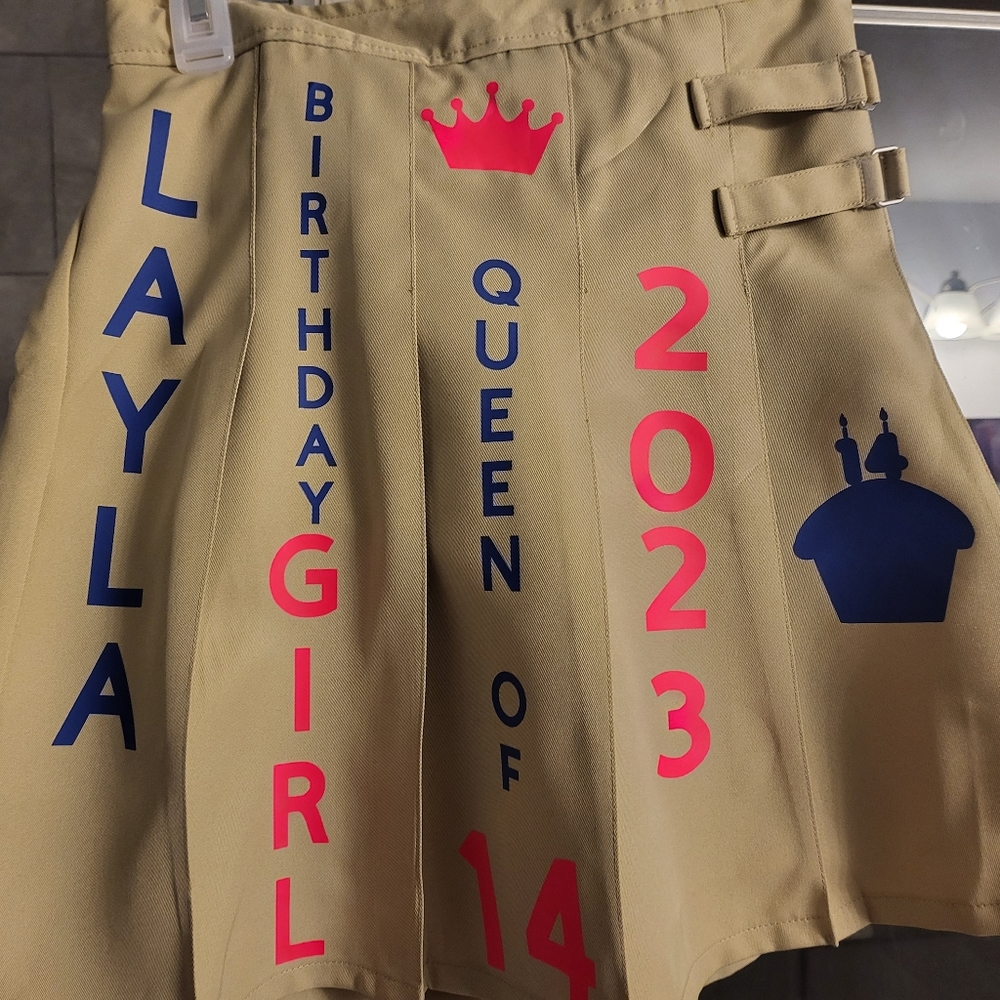 Custom birthday & graduate skirts.